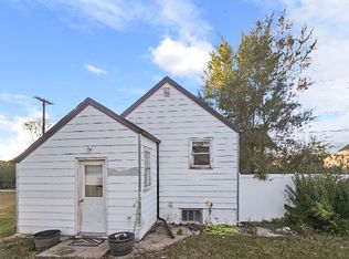 310 W 6th St, Fairview, MT 59221