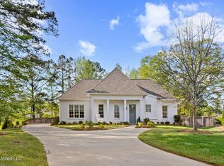 306 Herons Ln, Ridgeland, MS 39157