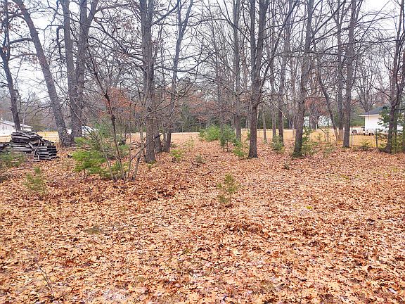 5th image of Iroquois Dr