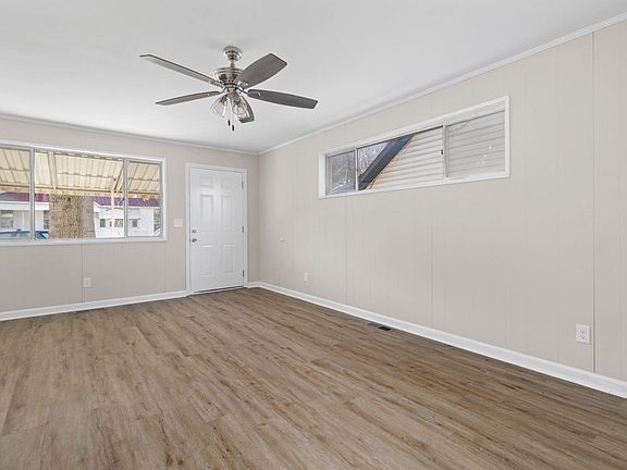 2nd image of 506 Shaw St