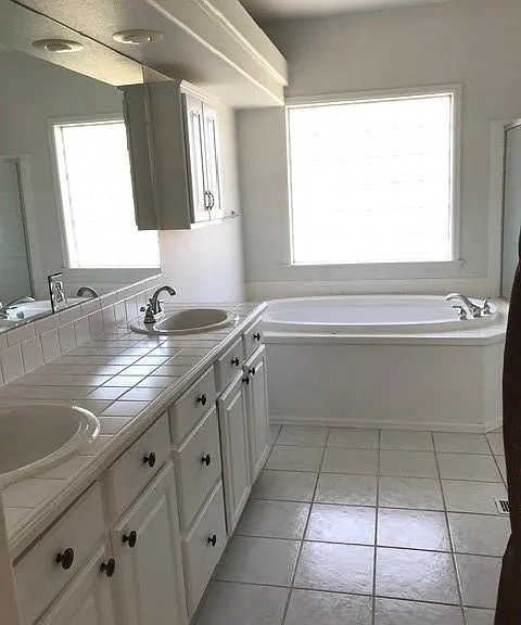 15310 Ridgefield Ln — Photo 13
