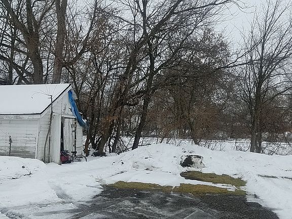 5th image of 221 W 4th St