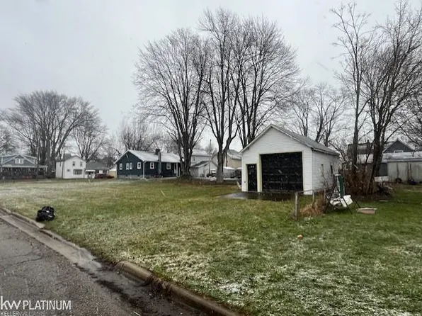 345 S Mary St, Marine City, MI 48039