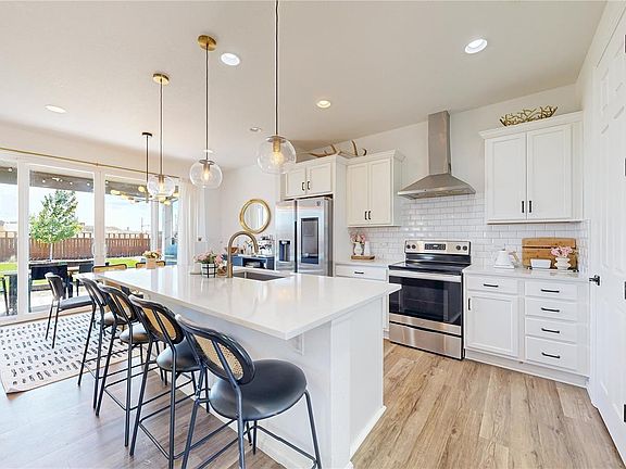3rd image of 6163 Easton Circle