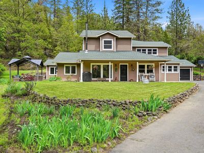 18781 E Evans Creek Rd, Rogue River, OR, 97537