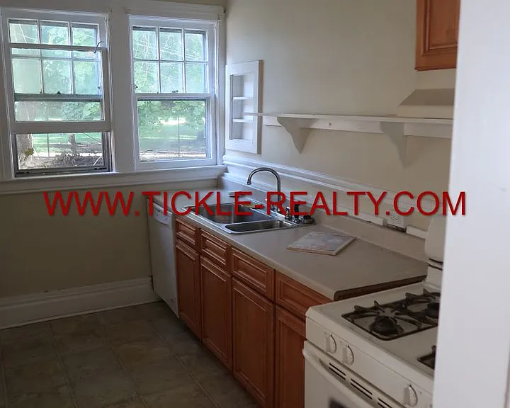 314 Park Ave — Photo 3