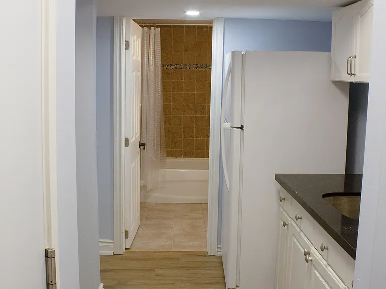 12 Woodgrove Ct #LOWER — Photo 8