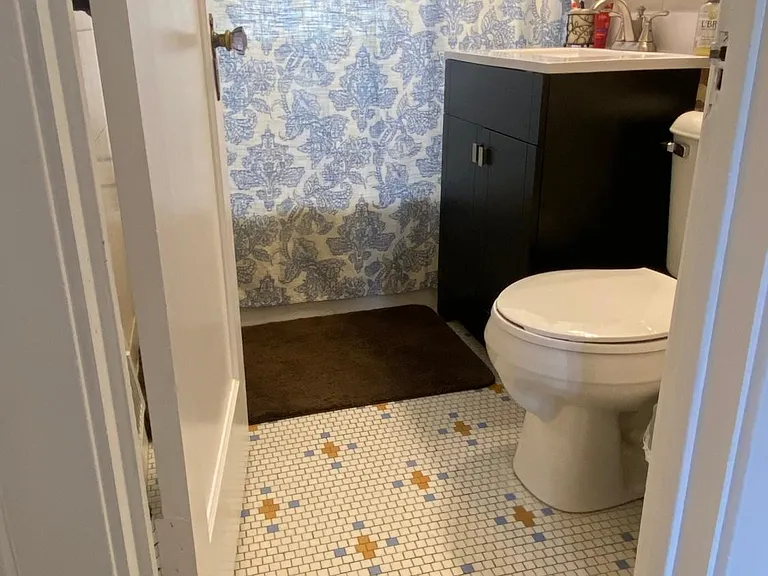 1315 S 54th St — Photo 28