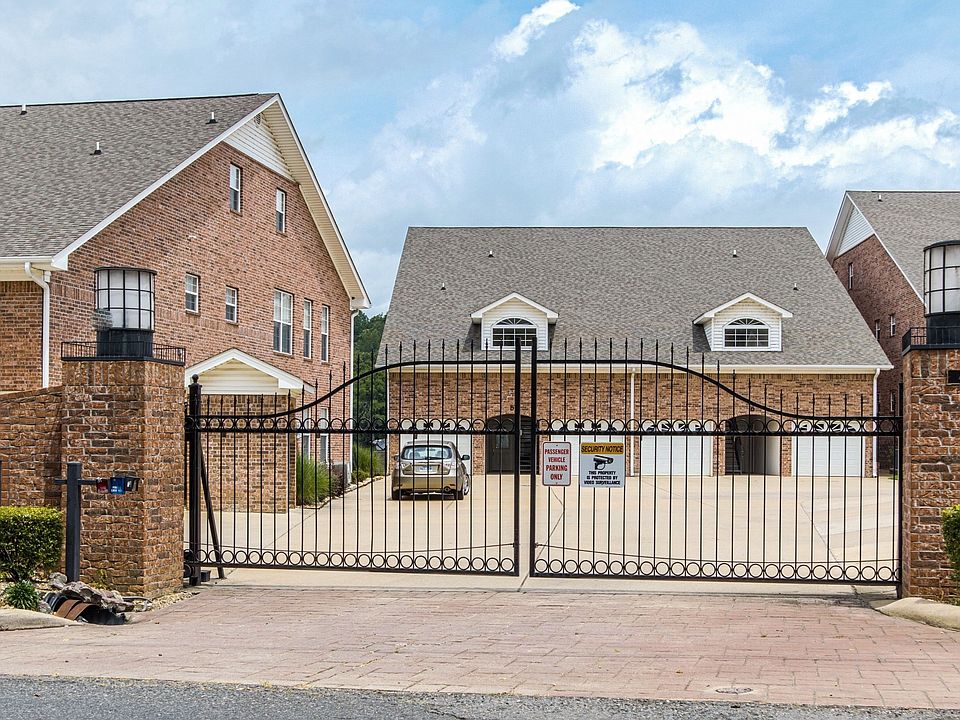 1st image of 451 Lakeland Dr