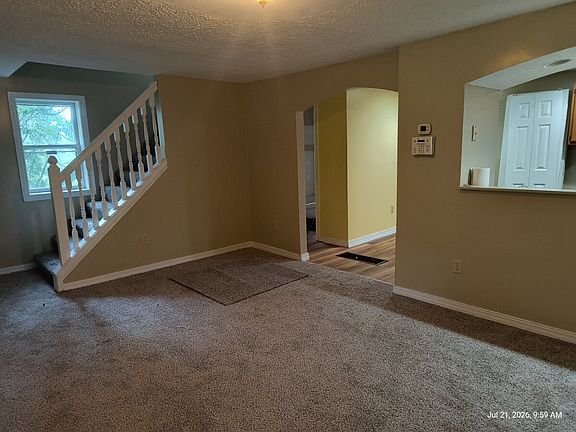 3rd image of 1129 White Pond Dr