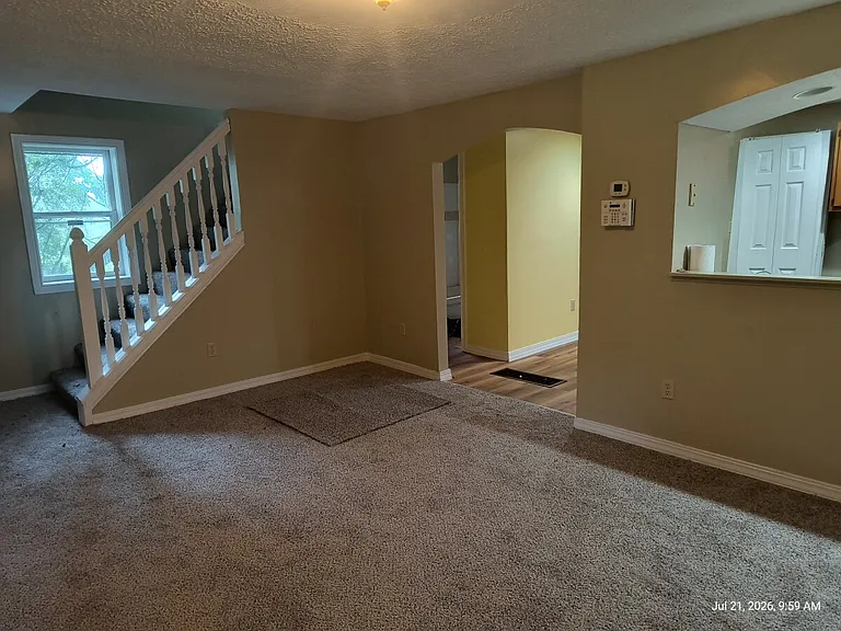 1129 White Pond Dr — Photo 3