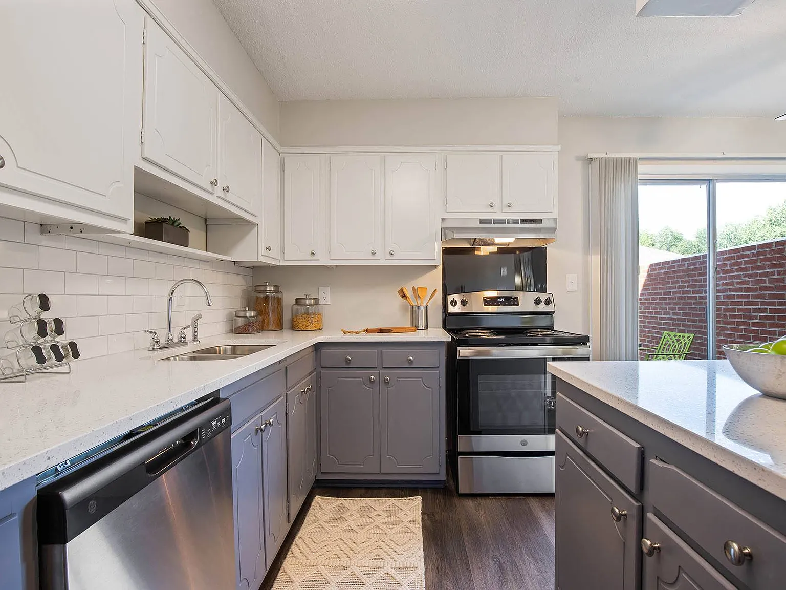 Sherwood Station Apartments — Photo 4