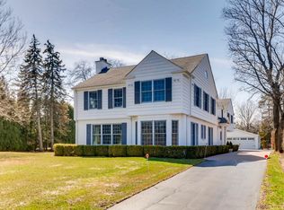400 Country Ln, Glenview, IL 60025