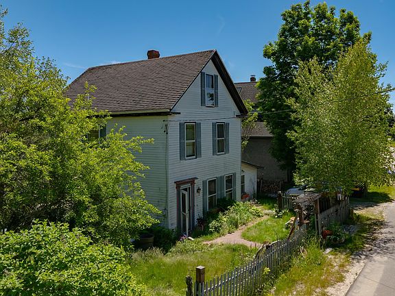 3rd image of 118 Village Road
