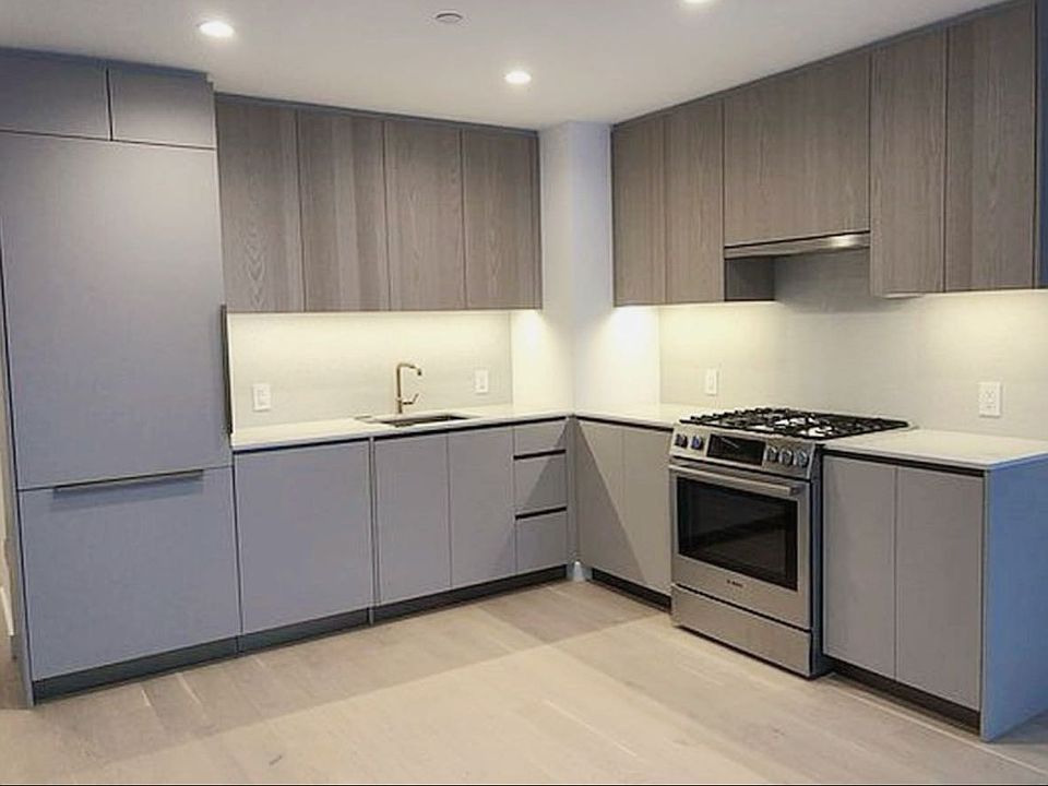 1st image of 3 Court Sq #704