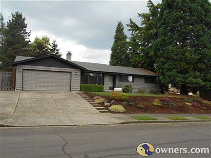 Low maintenance corner lot