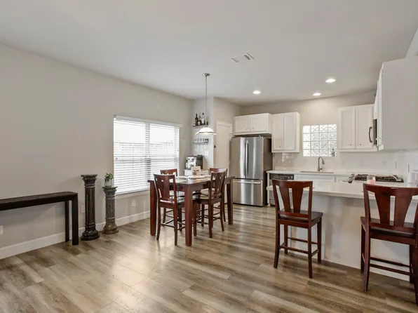 3728 Main Poplar Dr, Houston, TX 77025
