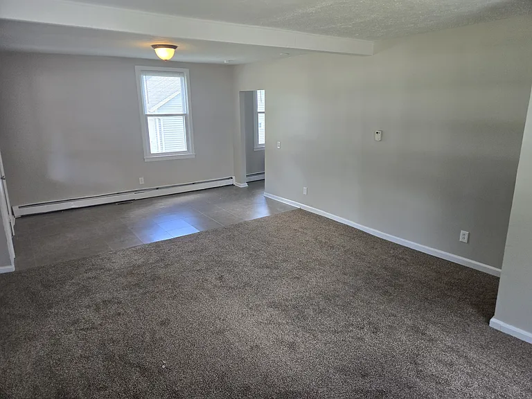 181 E Lorain St — Photo 4
