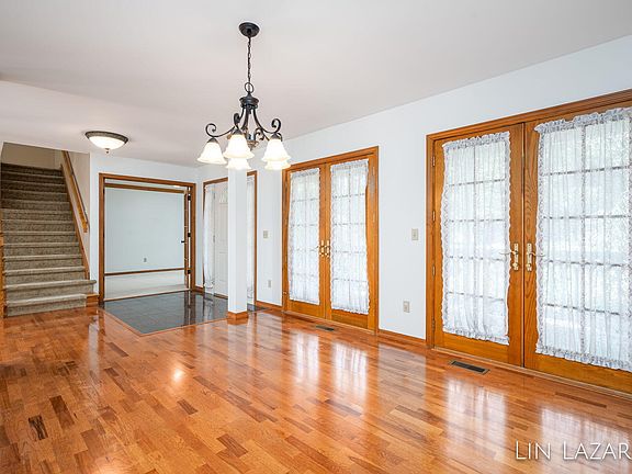 5th image of 5075 Queen Victoria Ln