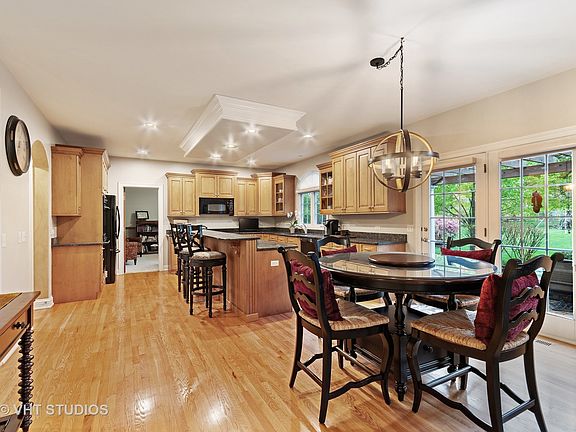 2nd image of 7N190 Willowbrook Dr