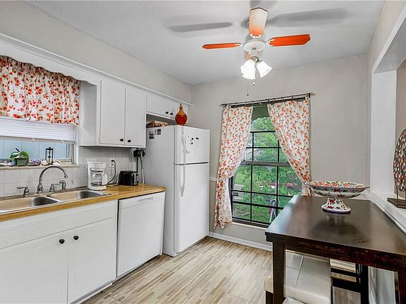 4th image of 9411 Taylor Dr