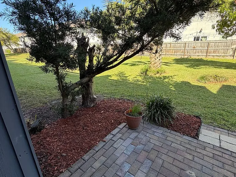 2 Court Dr — Photo 22