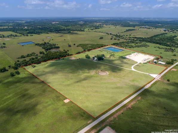 2501 Emil Blank Rd, Yoakum, TX 77995