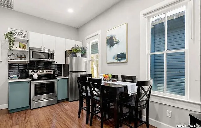 1820 E Houston St — Photo 10
