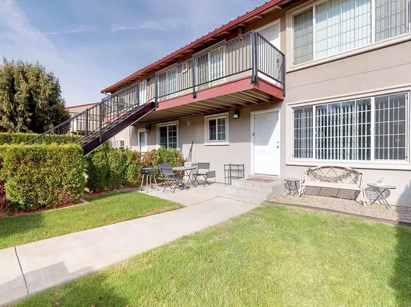 526 S 40th Ave #D, West Richland, WA 99353