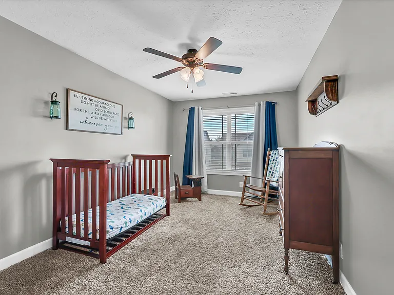 109 Easton Dr — Photo 22
