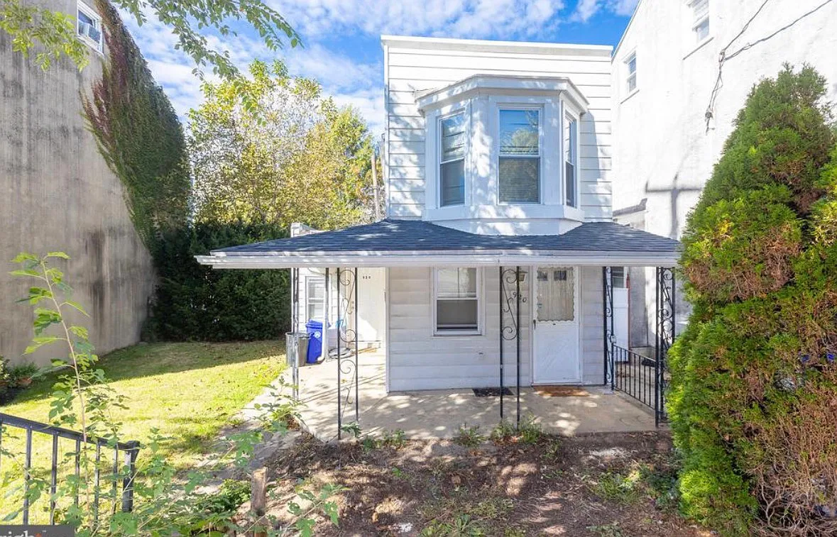 2 bed, 868 sqft, $1,199 — Photo 1