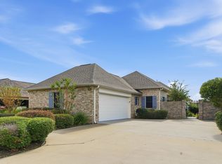 215 Pecanwood Dr, Lake charles, LA 70605