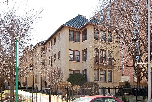 1st image of 949 Lake St Unit B2