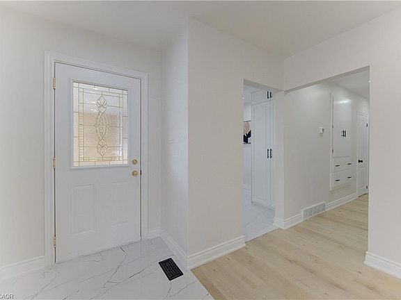 5th image of 153 Woodhaven Rd
