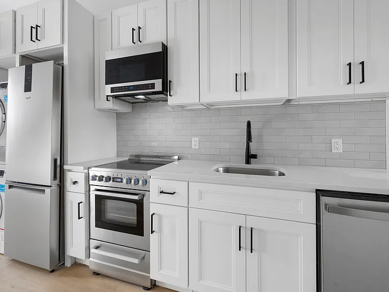 104 India St #3L — Photo 3