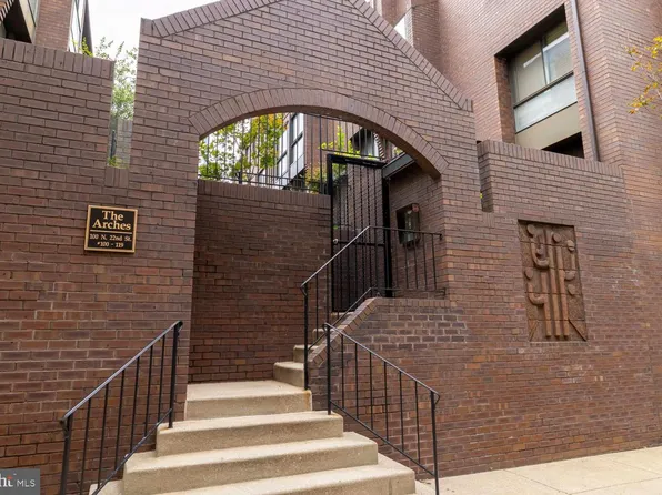 100 N 22nd St APT 102, Philadelphia, PA 19103