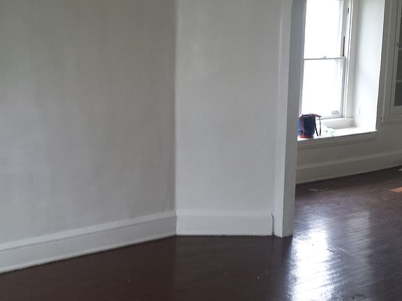 3rd image of 3205 Chestnutdale Ave