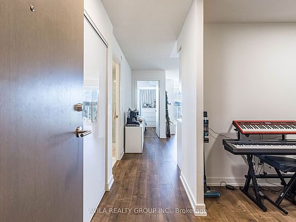 5th image of 10 Wilby Cres #1004