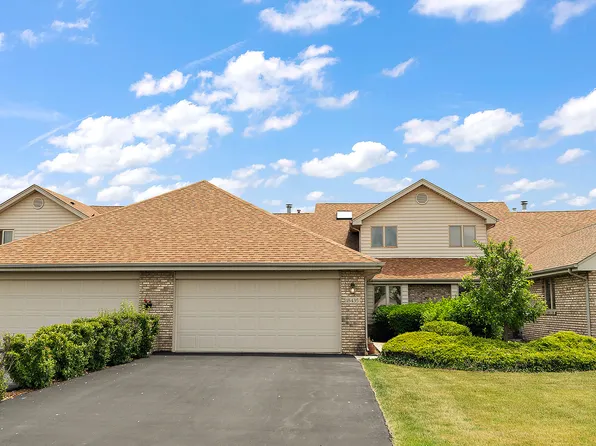 18435 Lakeview Cir W, Tinley Park, IL 60477