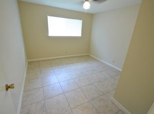 218 Summit Dr, Conroe, TX 77303