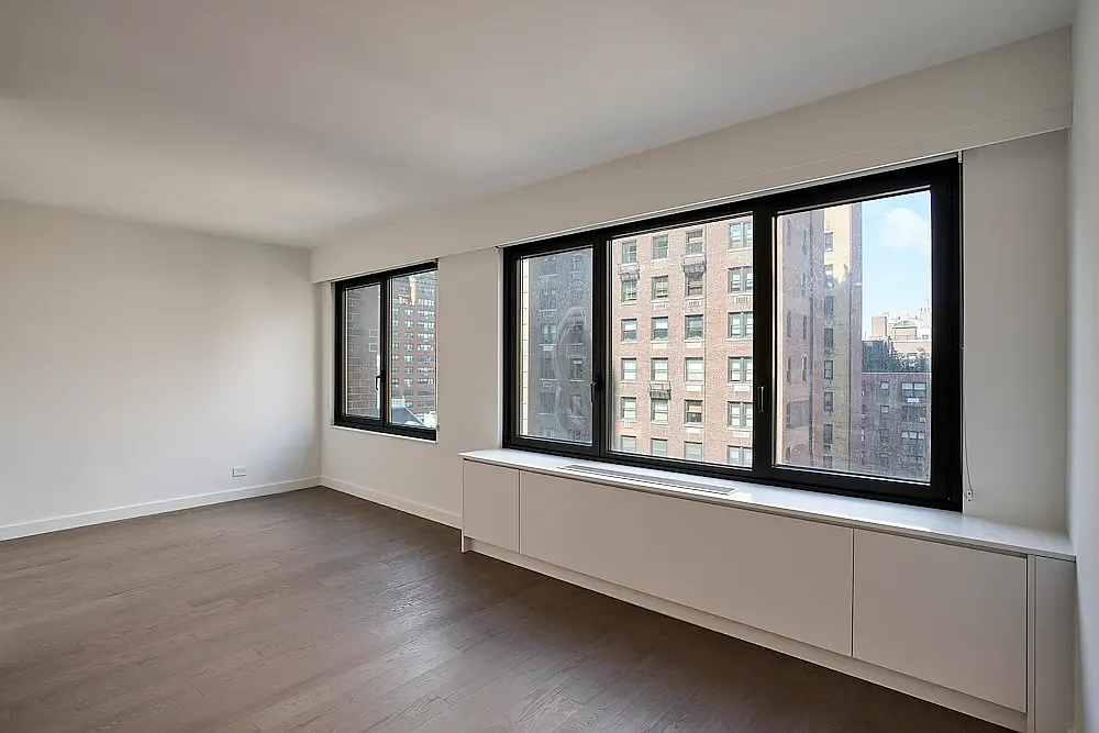 220 East 72nd Street — Photo 2