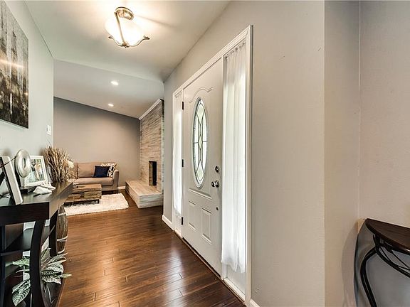 4th image of 13904 Rolling Hills Ln