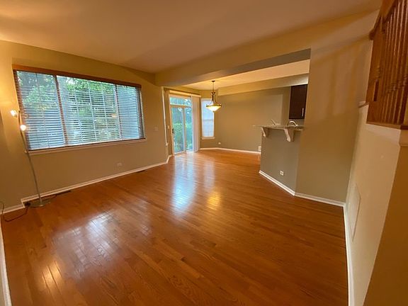 5th image of 504 Tamarack Dr