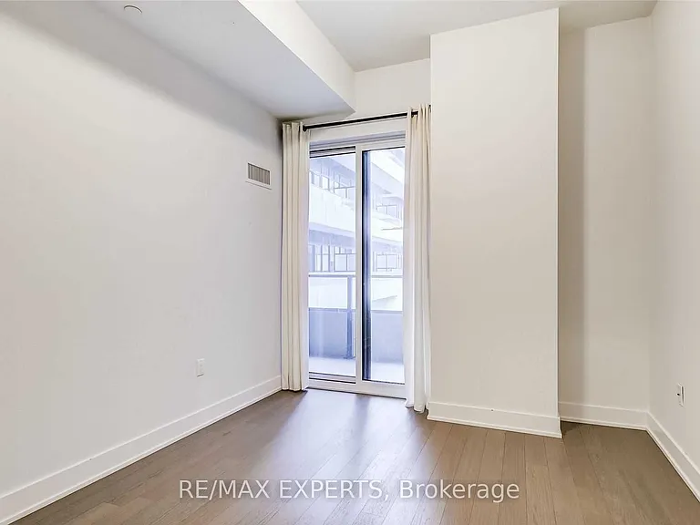 20 Shore Breeze Dr #450 — Photo 24