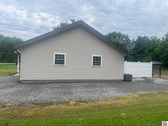 4th image of 503 Kelly Dr