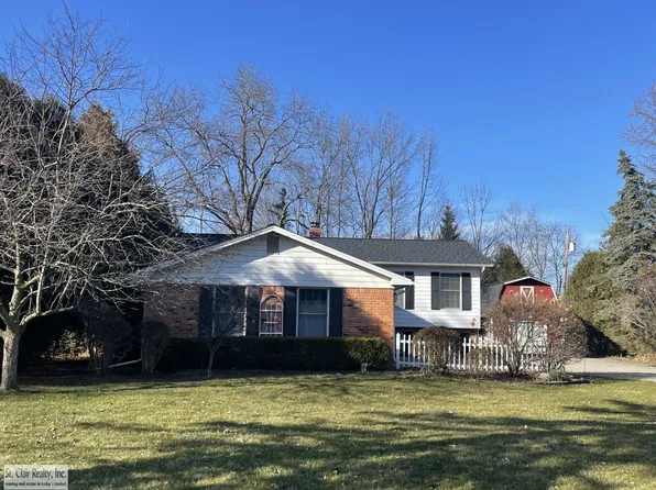 4112 Yankee Rd, Saint Clair, MI 48079