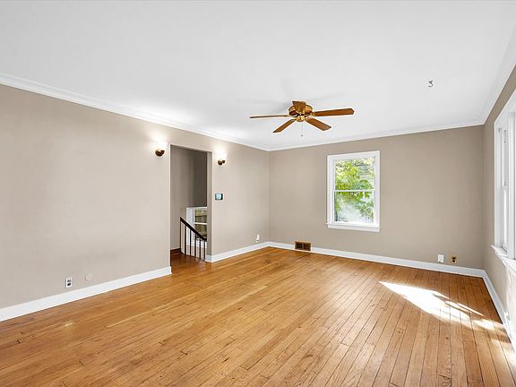 5th image of 808 S Urbana Ave