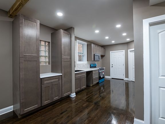 4th image of 8006 S Drexel Ave #3