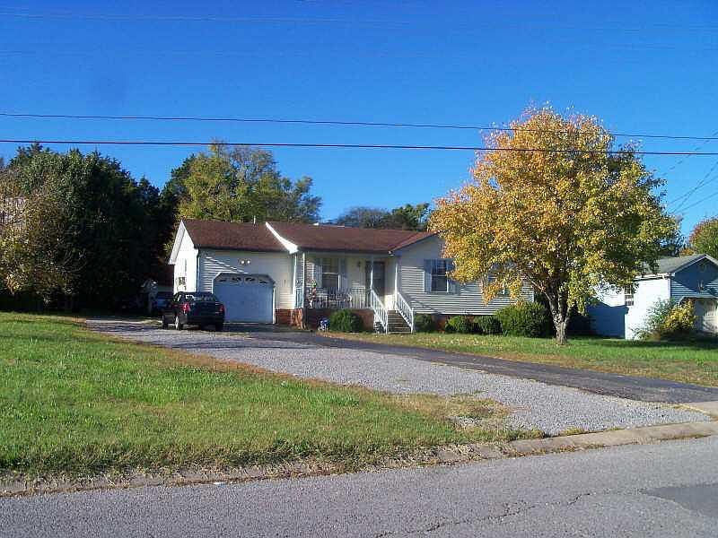 1st image of 407 Noel Ln