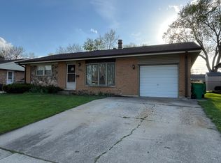 404 Jerome Pl, Wheeling, IL 60090